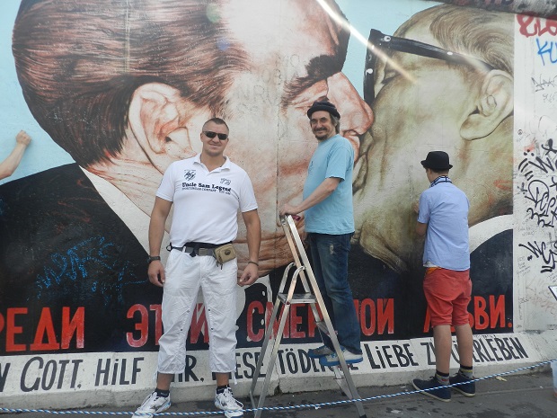 Спарринг партнер Кличко помогал Врубелю мыть Берлинскую стену