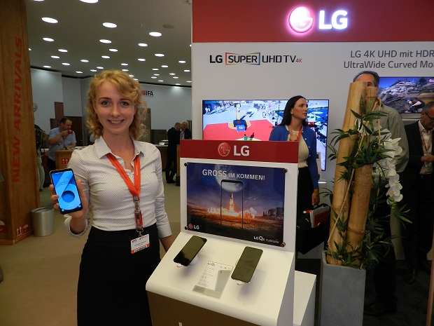 Смартфон LG Q6 с FullVision дисплеем Видео