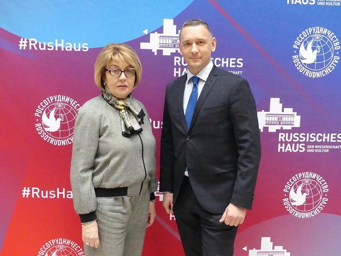 Руководитель Россотрудничества Элеонора Митрофанова посетила Русский дом в Берлине