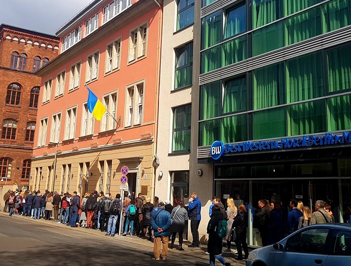 В Украину 16 апреля 2022 въехало больше людей, чем выехало