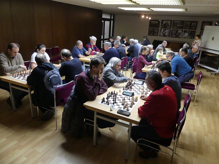 Сеанс одновременной игры в шахматы в Русском доме в Берлине с мастером ФИДЕ Мартыновым 7 февраля 2020