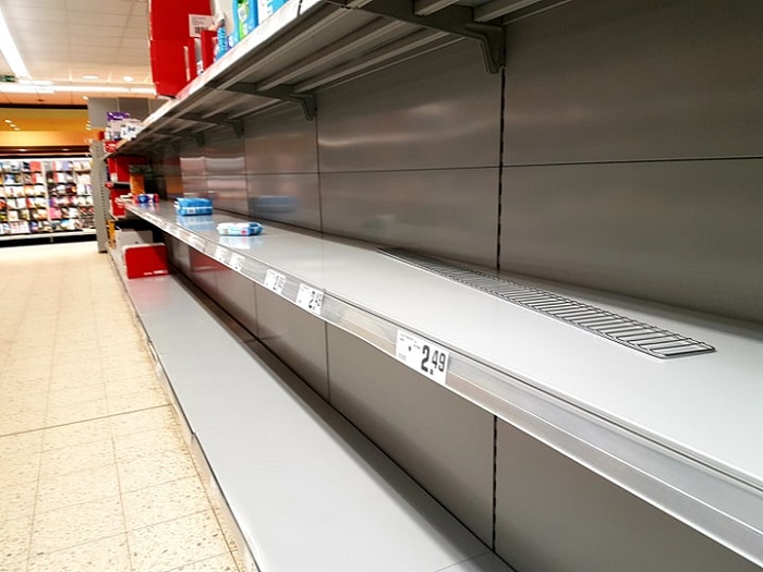 В Германии в магазинах на полках пропали многие бренды продуктов