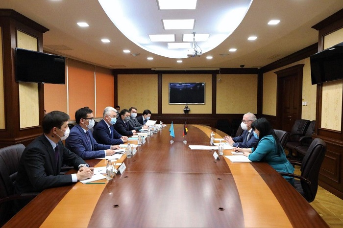 Министр индустрии Казахстана встретился с послом Германии