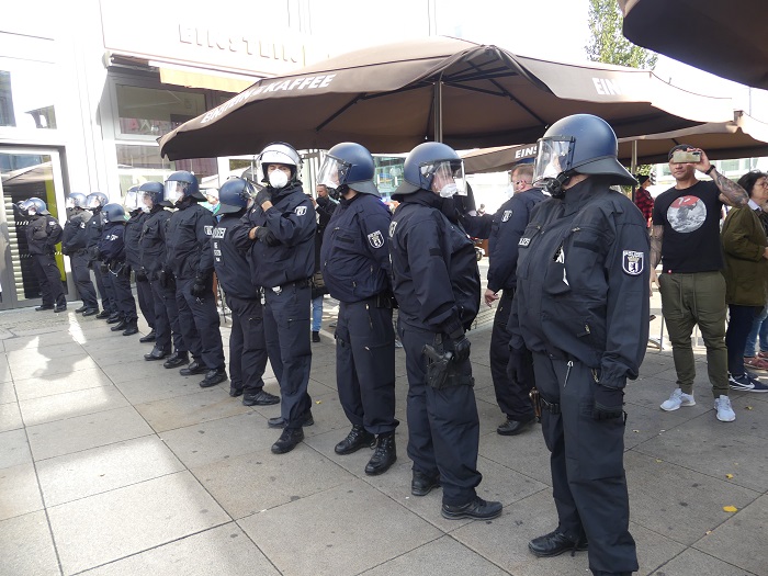 В Берлине полиции предупреждает о возможной радикализации протестов против ограничений