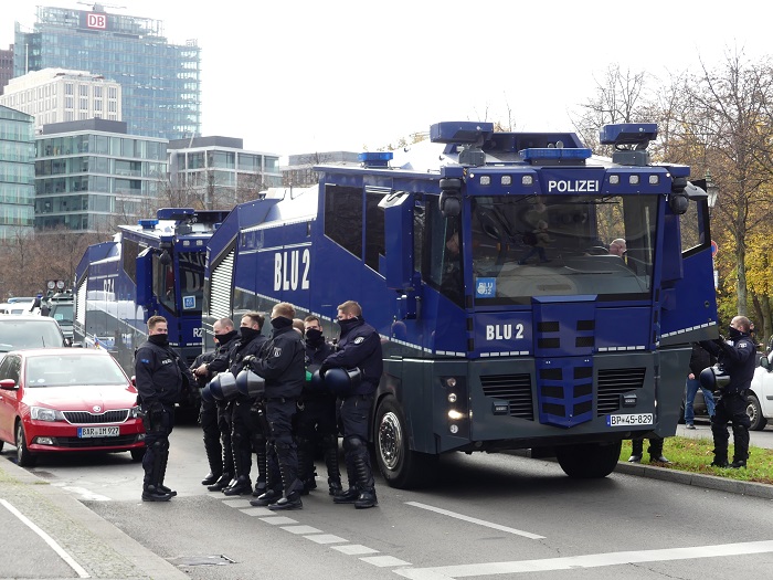 В Берлине 21 апреля запретили проведение четырех демонстраций – в городе работают свыше 2000 полицейских