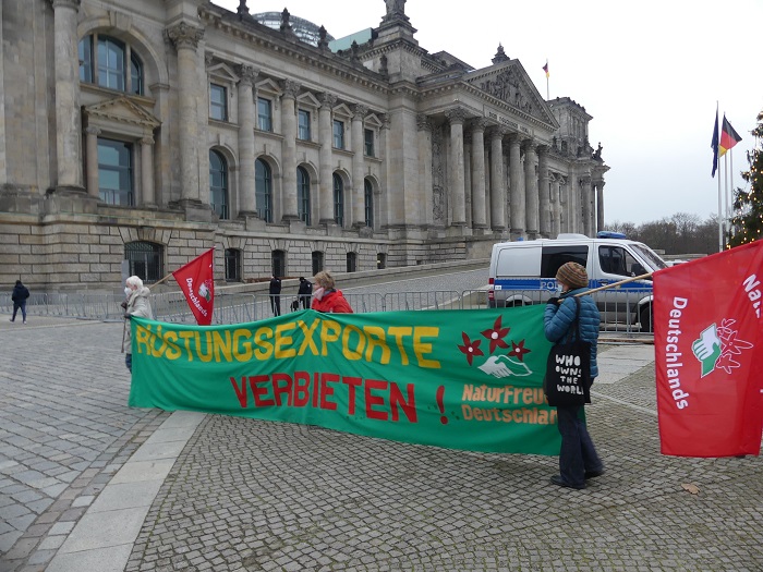 В Берлине 5 декабря прошла акция против повышения в Германии бюджета на оборону