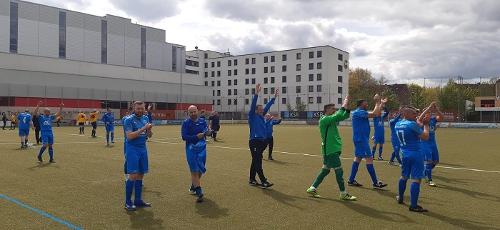 Команда ветеранов „Атлантик 97“ вышла в финал Кубка Гамбурга 2022 Фото