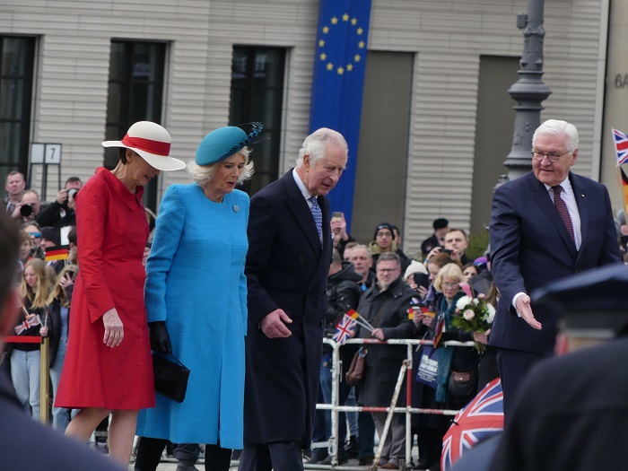 Британский монарх Карл III в Берлине возле Бранденбургских ворот 29 марта 2023 Видео