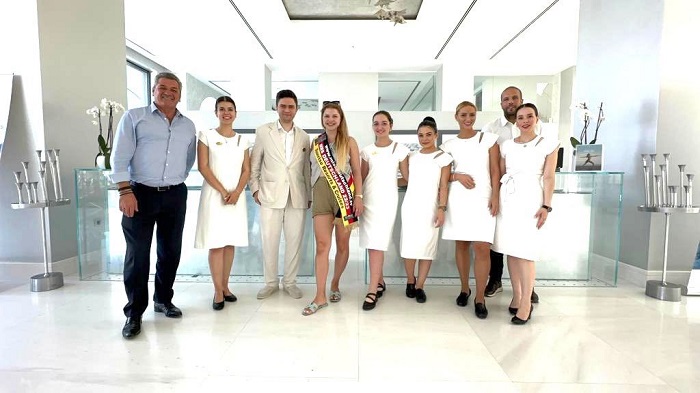 Миссис Германия 2023 Анна Шнайдер провела отпуск в отеле Mitsis Alila Resort & Spa