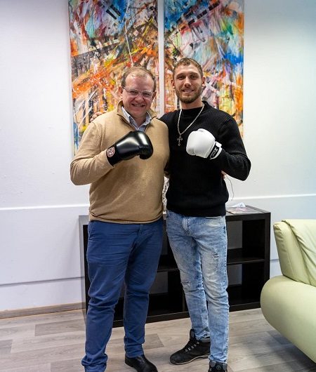 Вальтер Гаукс и боксер Ян Майзер Встреча в Марцане в январе 2024